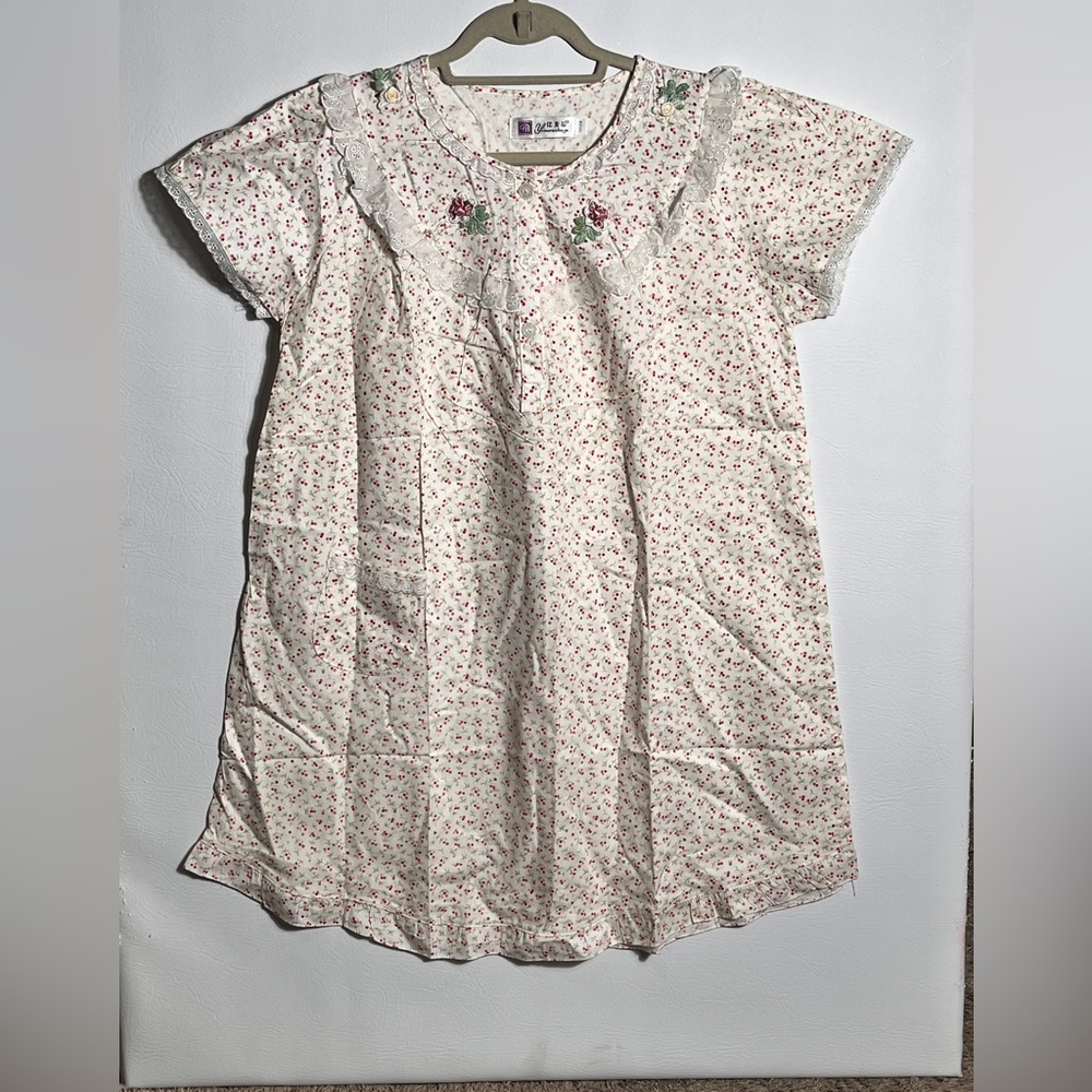 Vintage Vietnamese Floral Lace Eyelet Trim Nightgown